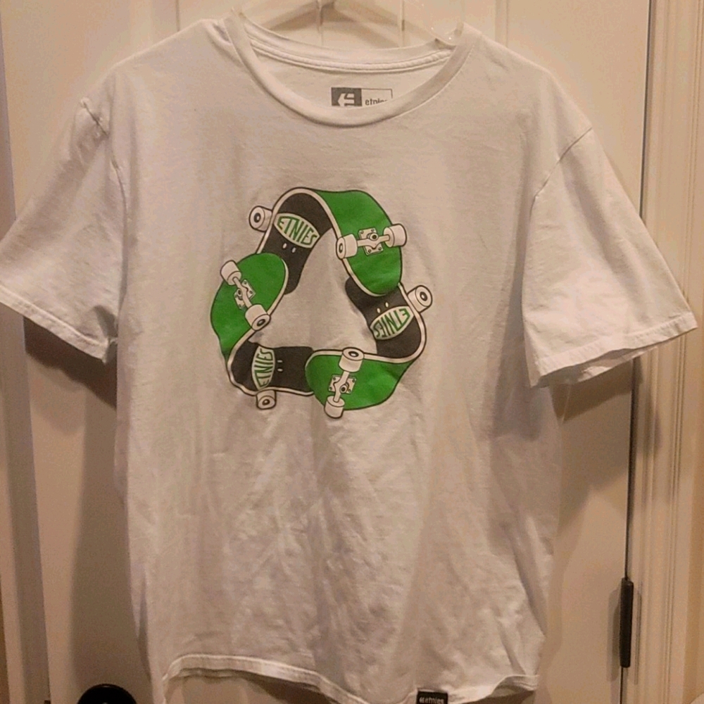 Etnies t shirt
